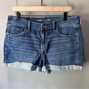 Old Navy Mid-Rise Boyfrient Jean Short. EUC‎ size 12